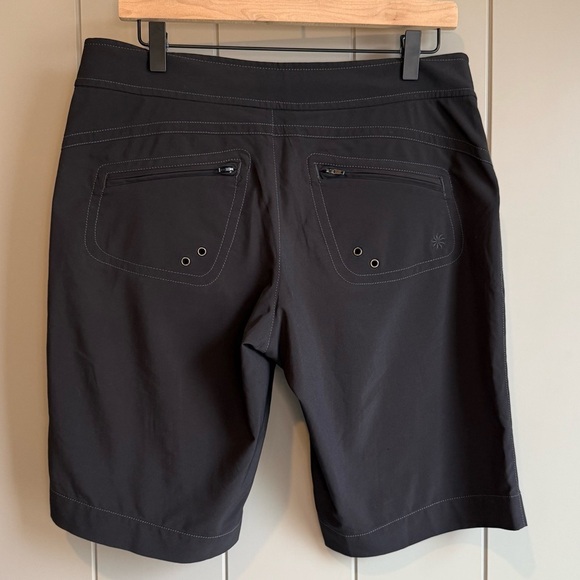 Athleta Kick It Cargo Bermuda Shorts Size 6 Utility Shorts - Picture 2 of 11